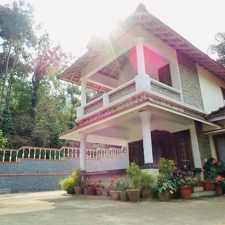 Coorg Divine Spark Home Stay Suntikoppa Bagian luar foto
