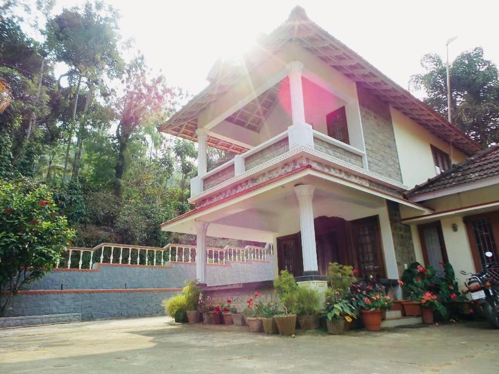 Coorg Divine Spark Home Stay Suntikoppa Bagian luar foto