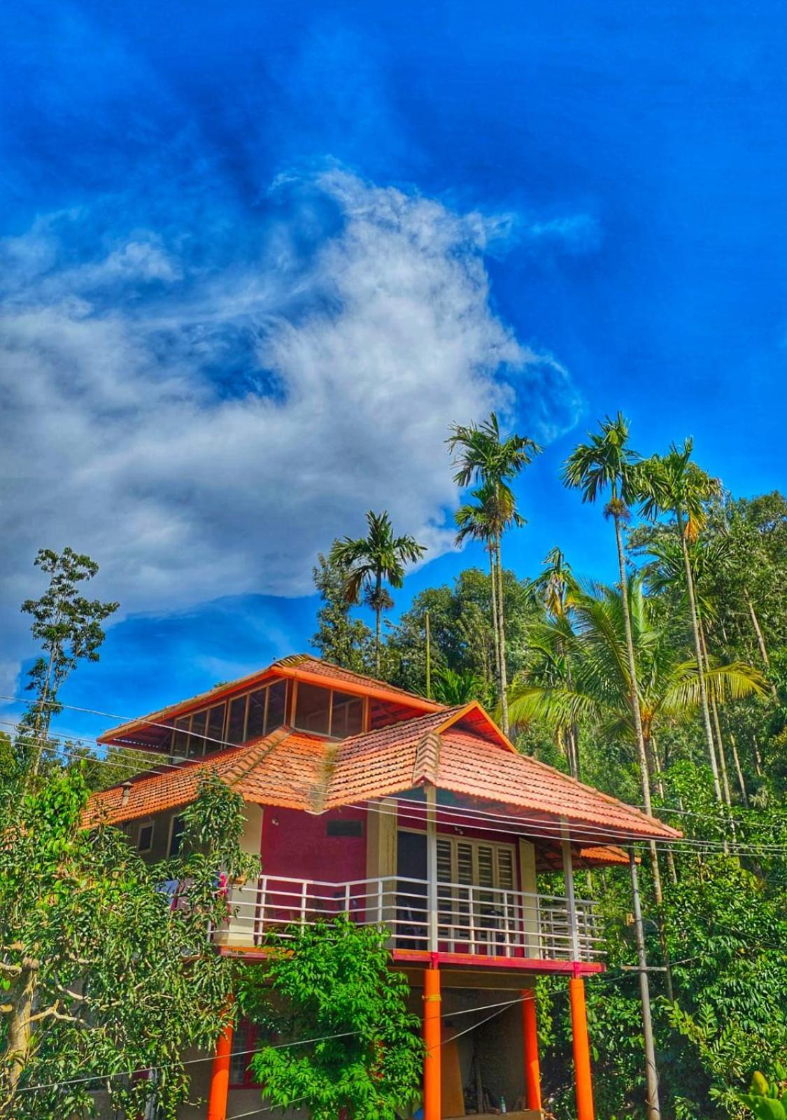 Coorg Divine Spark Home Stay Suntikoppa Bagian luar foto