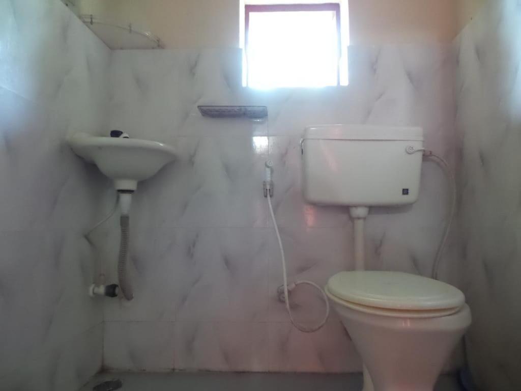 Coorg Divine Spark Home Stay Suntikoppa Bagian luar foto